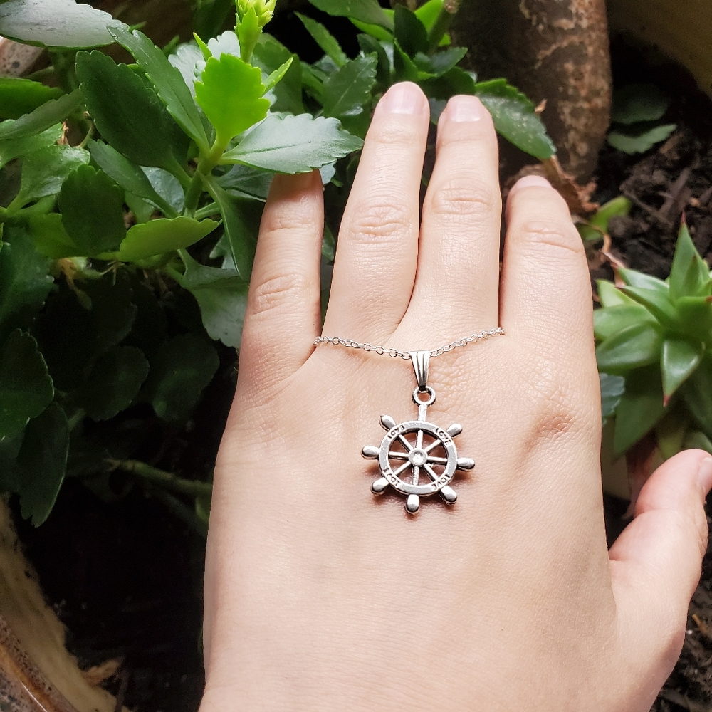 New Silver Ship Wheel Necklace - Picture 5 of 12